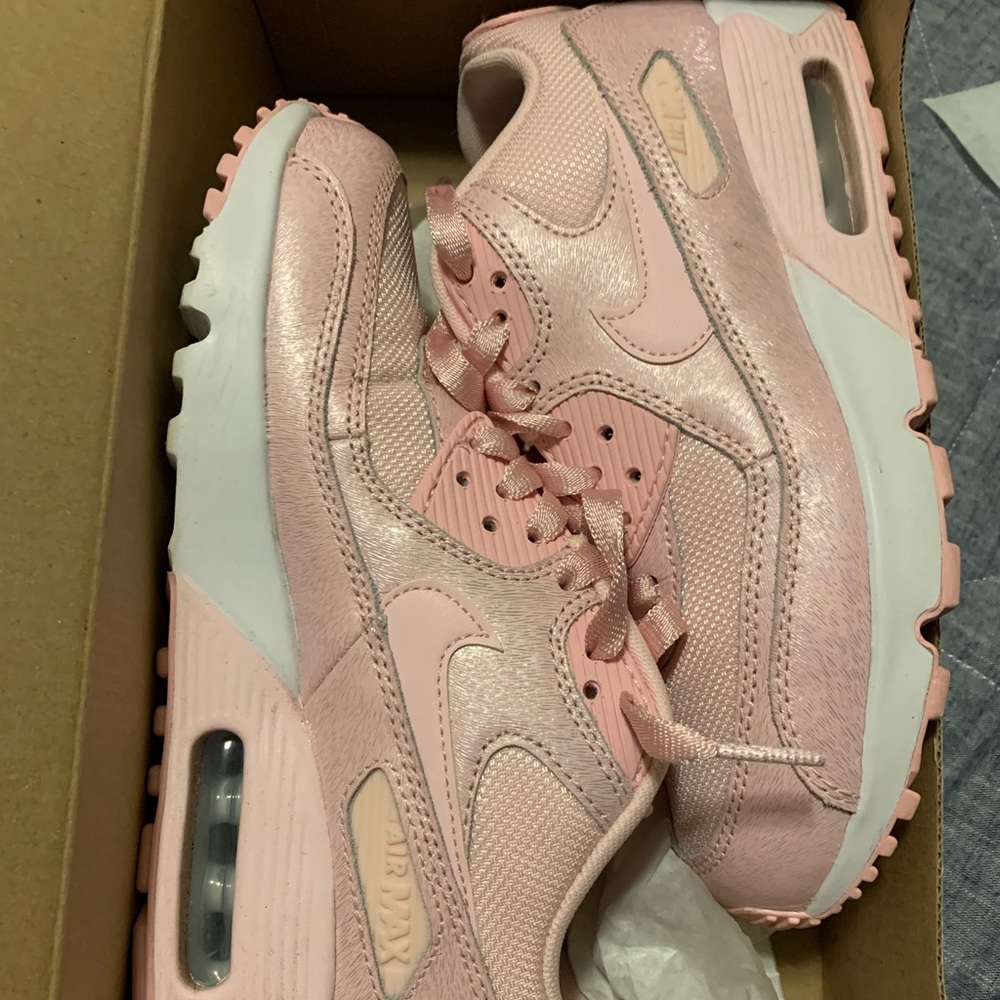 Pink Nike air max shoes